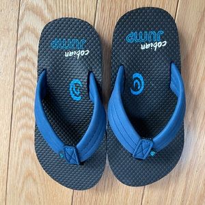 Cobian Toddler boy flip flop size 9-10C
